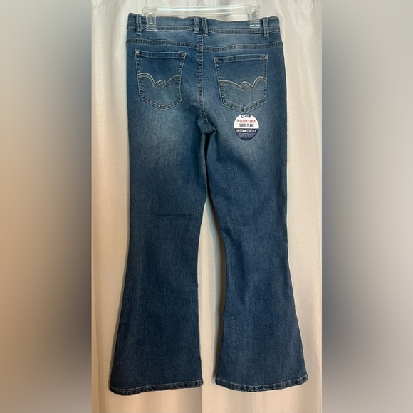 NWOT Wallflower Curvy Fit Flare Jeans – Distressed Button Fly, Size 7 - Picture 5 of 10